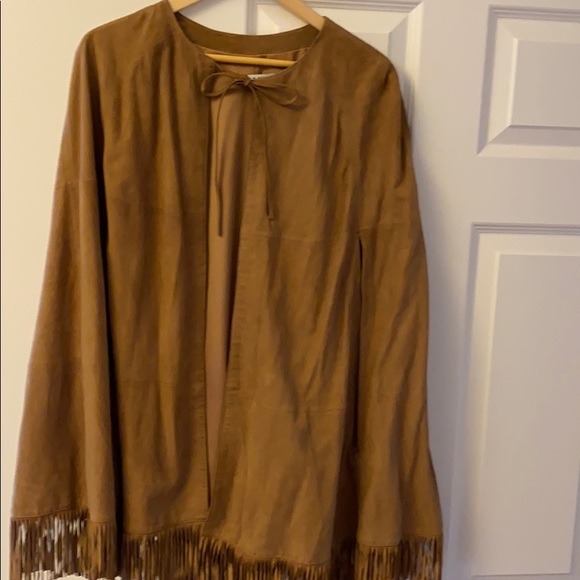 Alice + Olivia Lyn Suede Cape. Worn once. Size M - Picture 3 of 6